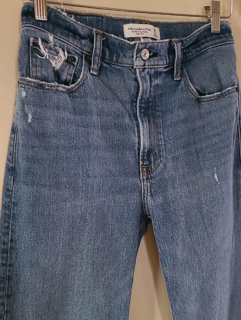 Abercrombie & Fitch The 90s Relaxed High Rise Jeans Lt Wash 26 Short - Picture 6 of 17